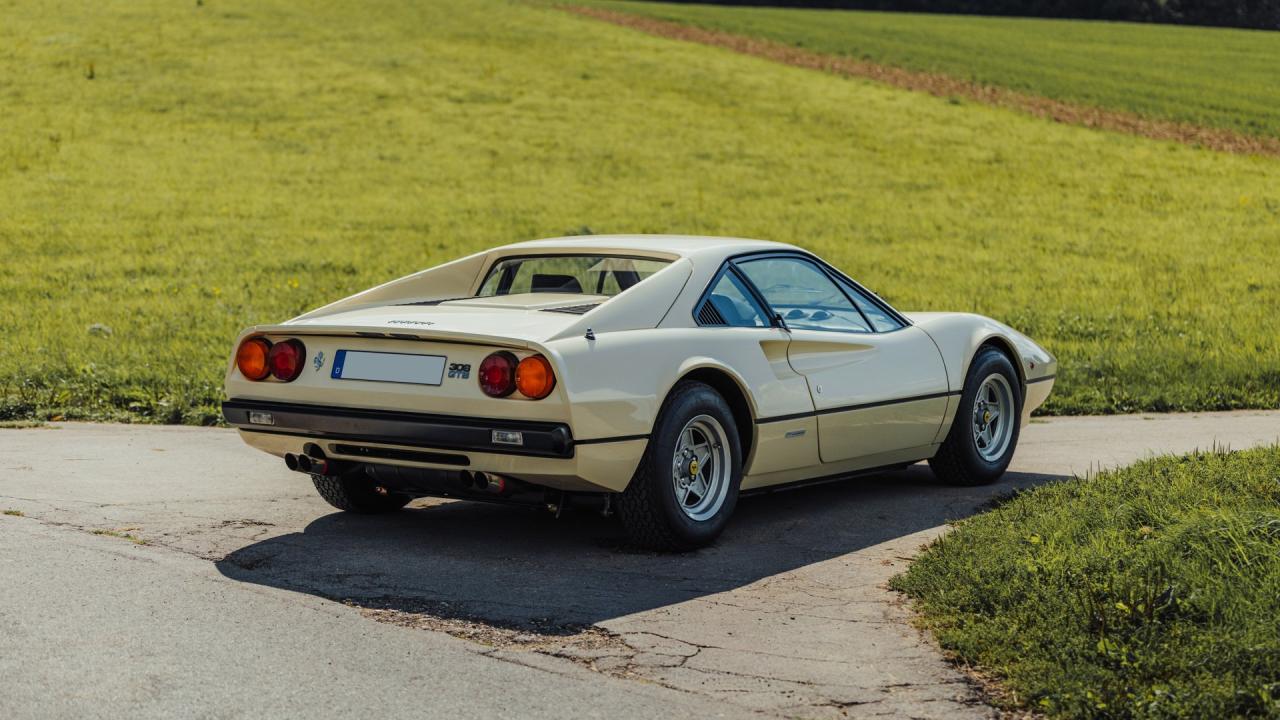 1976 Ferrari 308 GTB "Vetroresina"