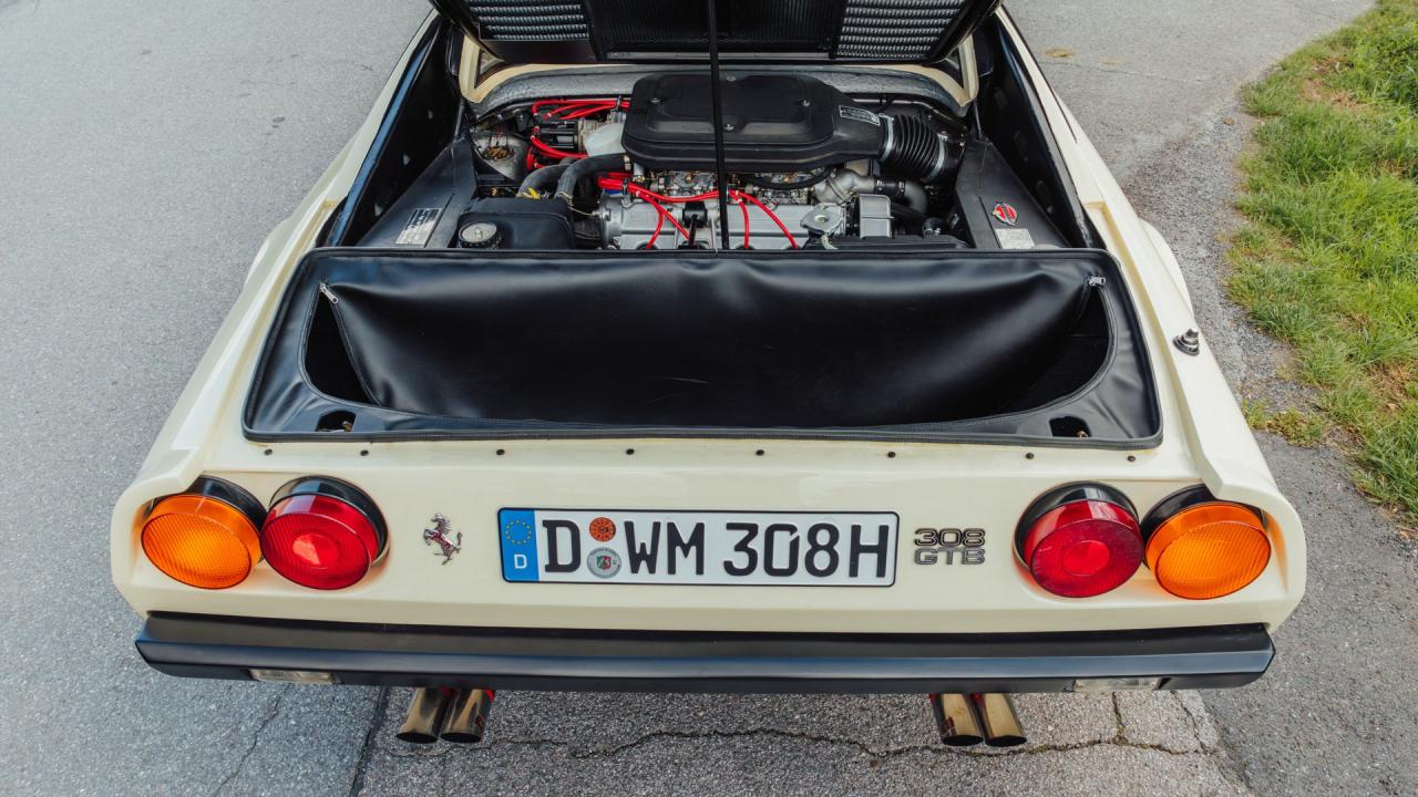 1976 Ferrari 308 GTB "Vetroresina"