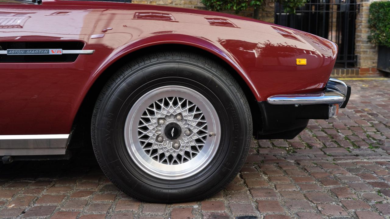 1987 Aston Martin V8 Volante