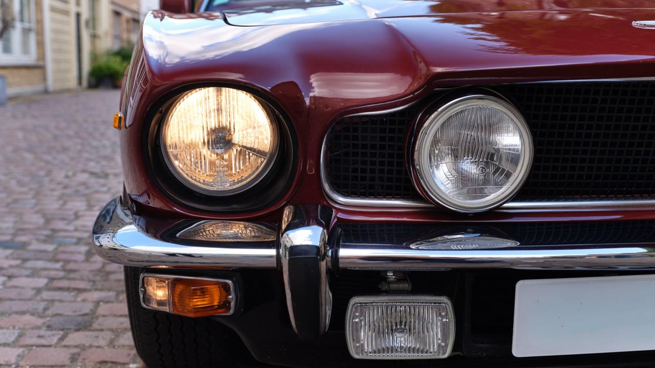 1987 Aston Martin V8 Volante