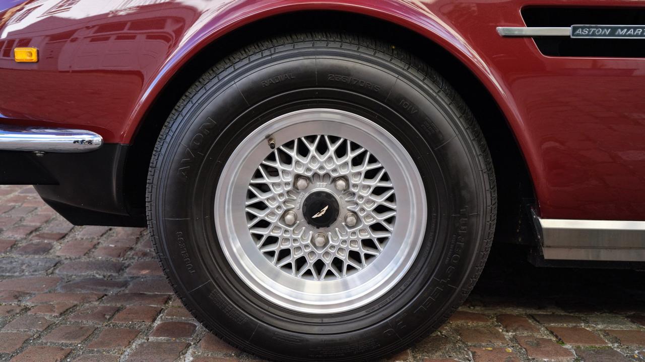 1987 Aston Martin V8 Volante