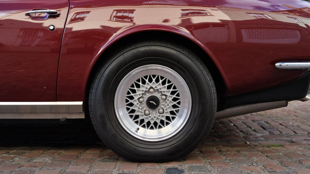 1987 Aston Martin V8 Volante