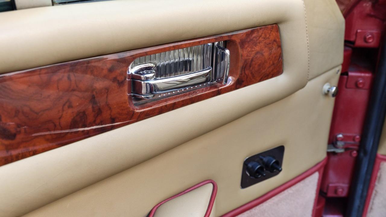1987 Aston Martin V8 Volante