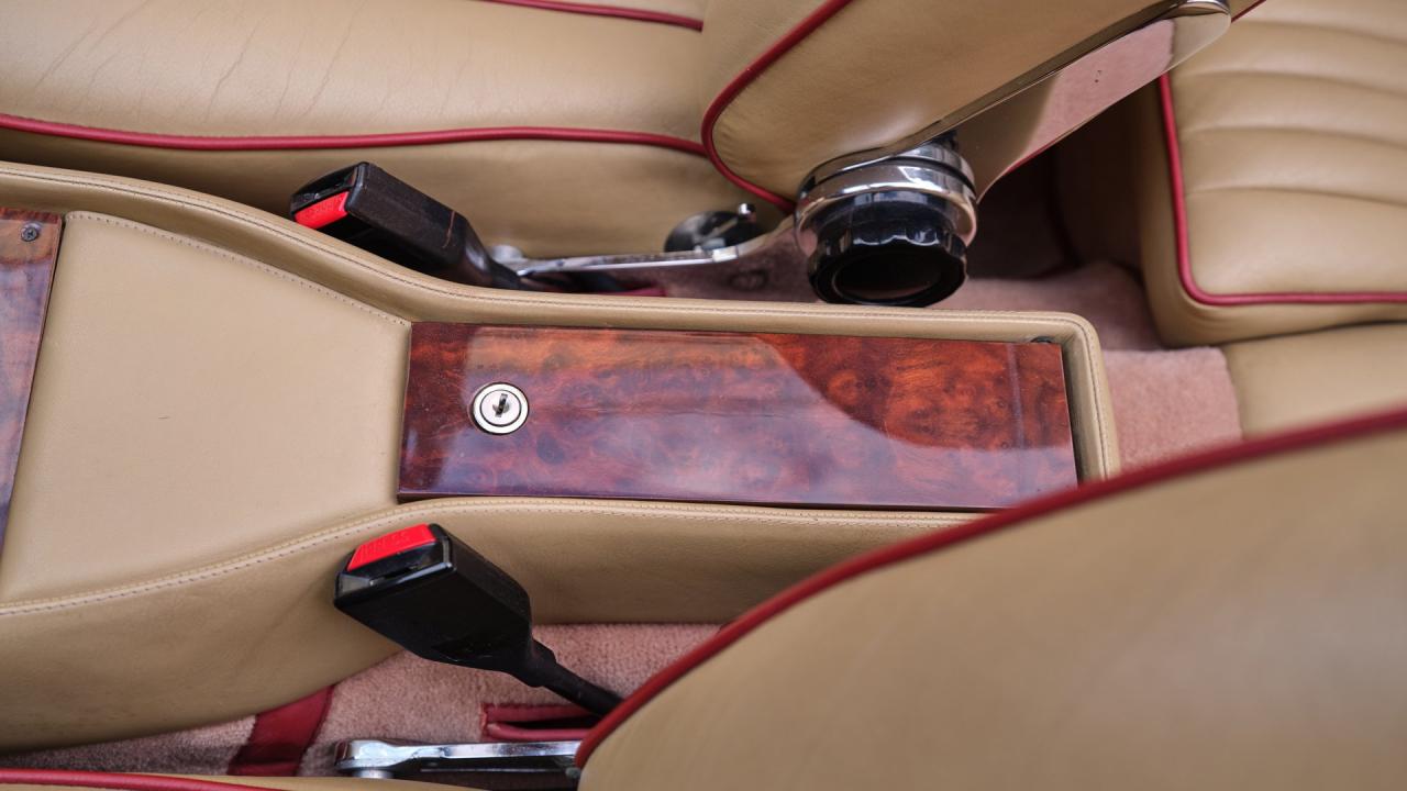 1987 Aston Martin V8 Volante