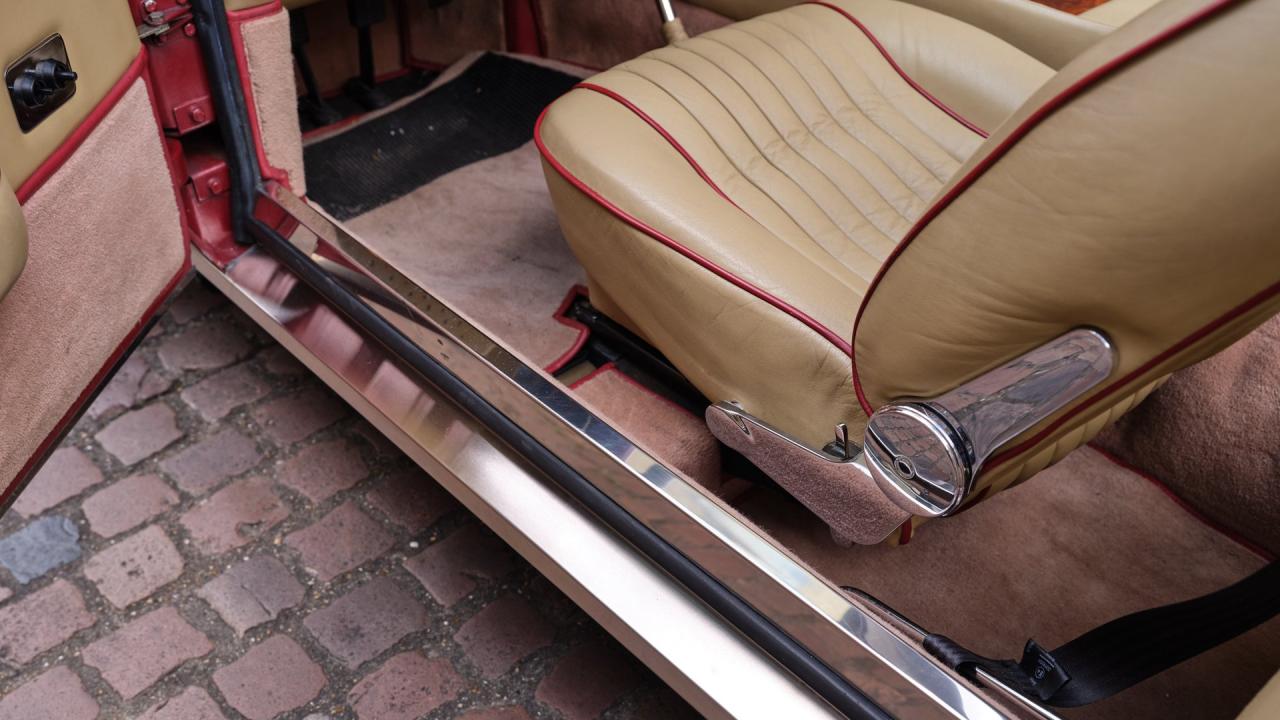 1987 Aston Martin V8 Volante