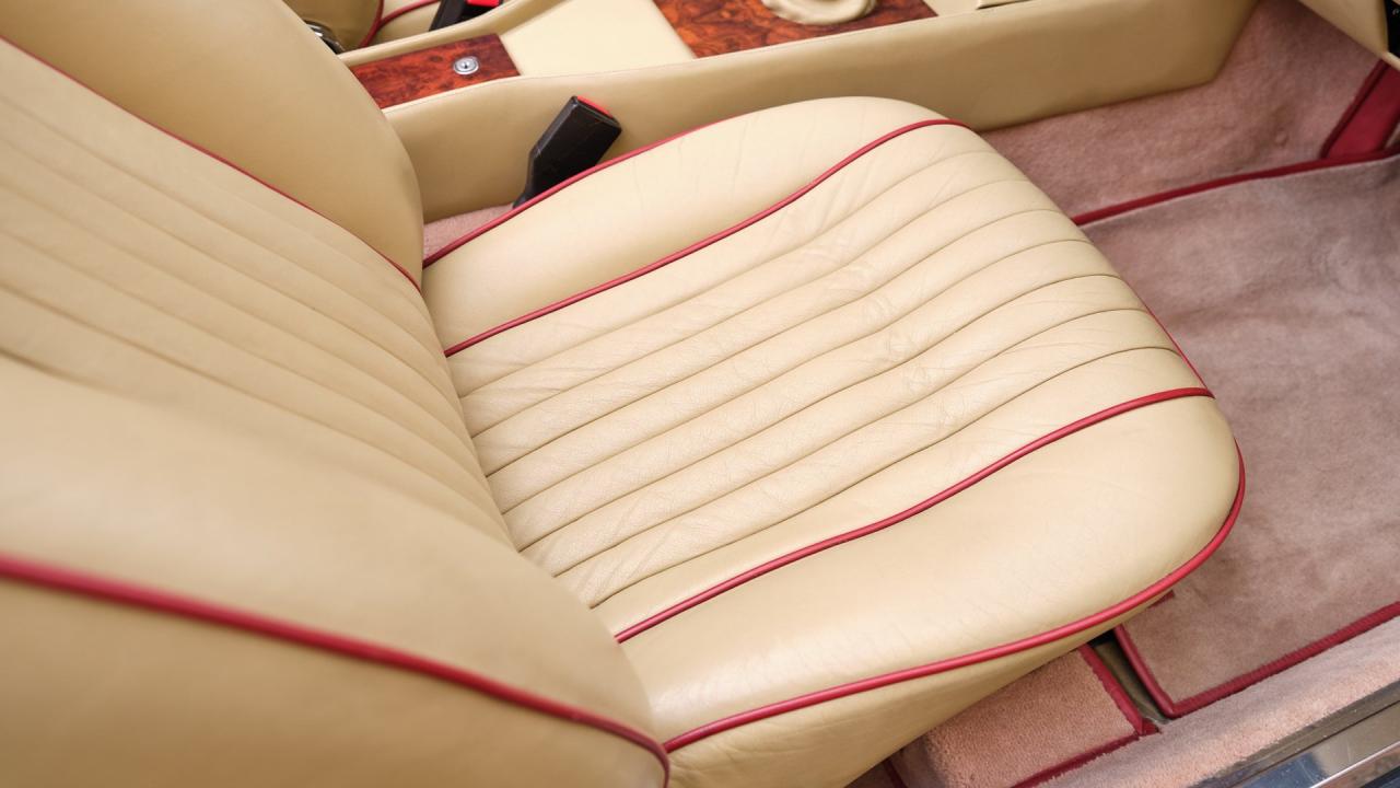 1987 Aston Martin V8 Volante