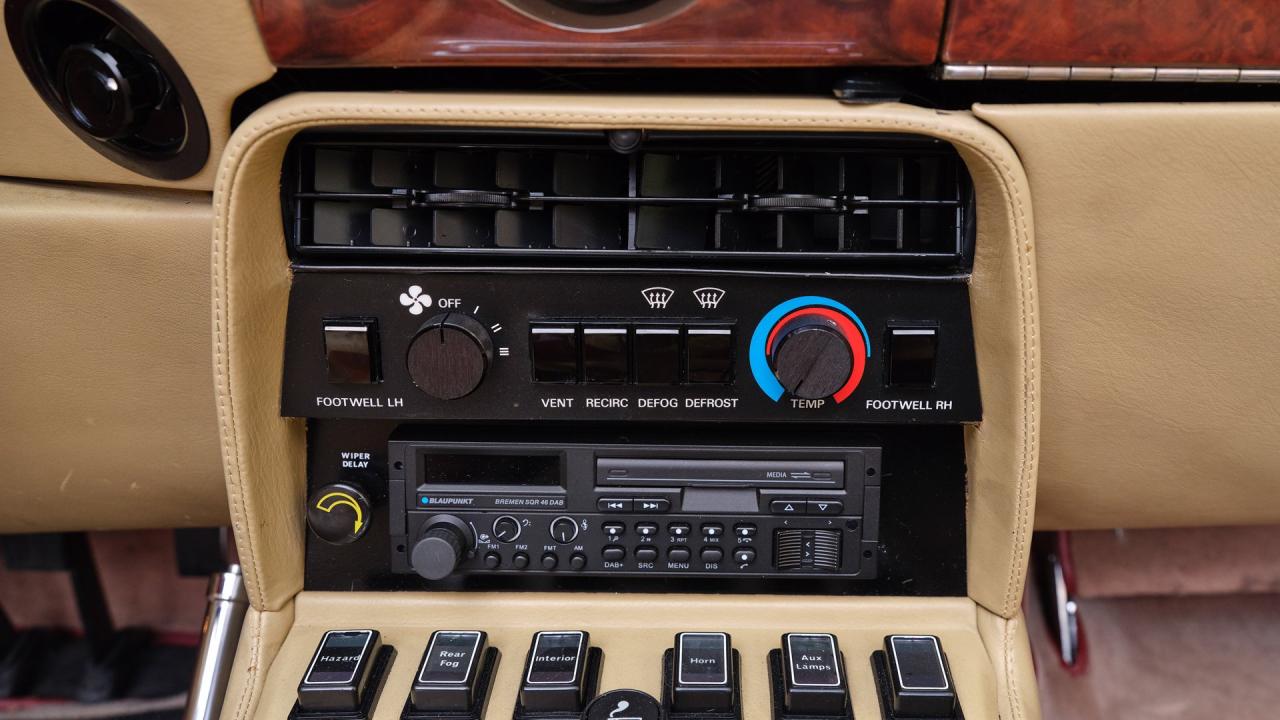 1987 Aston Martin V8 Volante