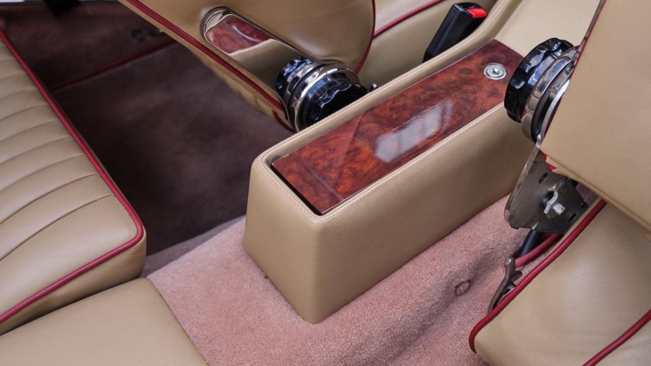 1987 Aston Martin V8 Volante