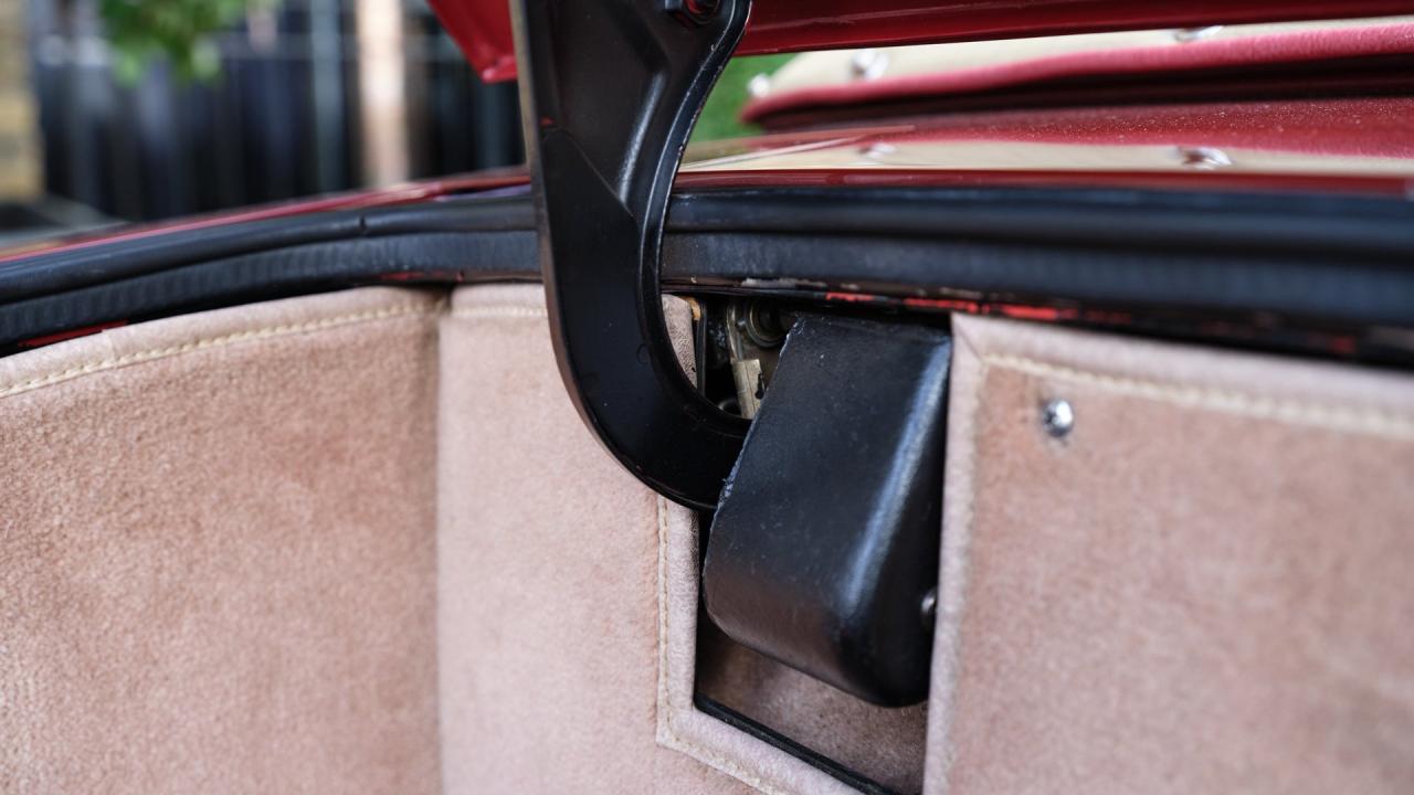 1987 Aston Martin V8 Volante