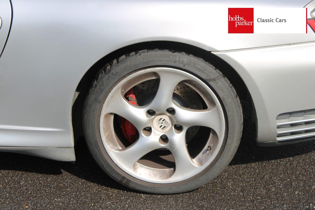 2004 Porsche 911 CARRERA 4S