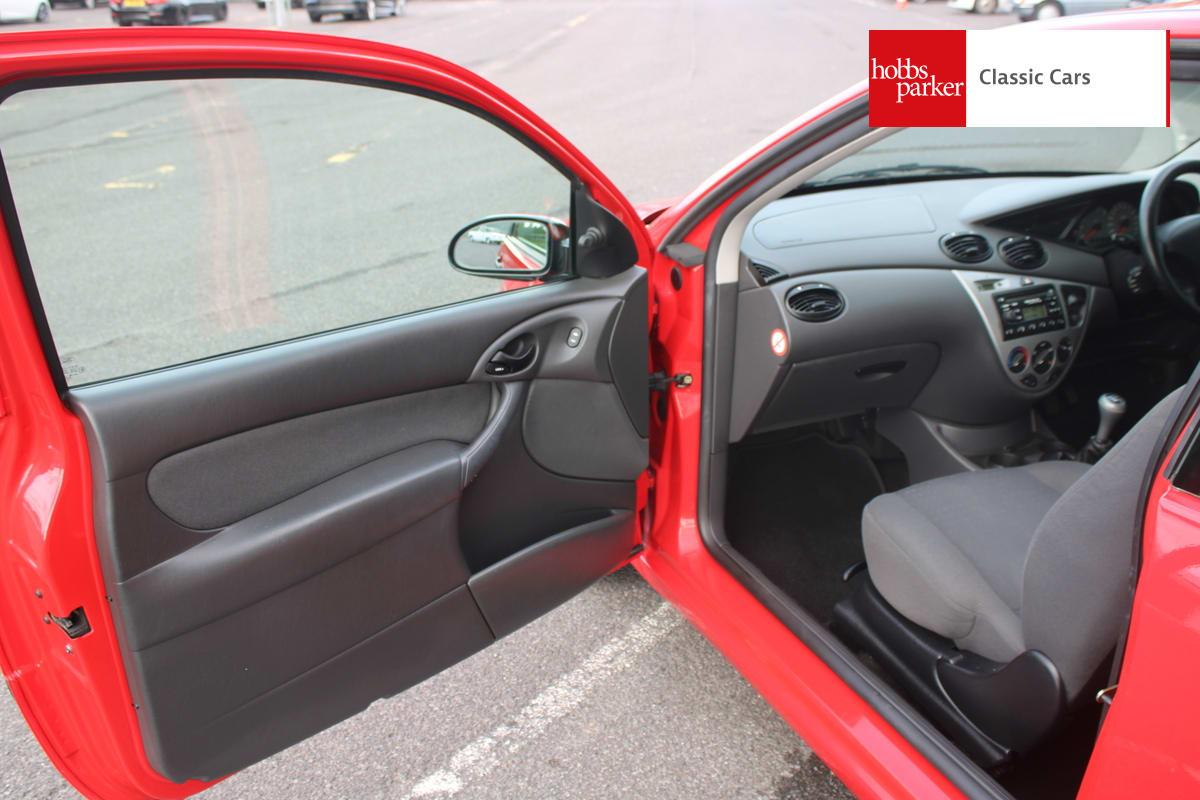 2005 Ford FOCUS EDGE