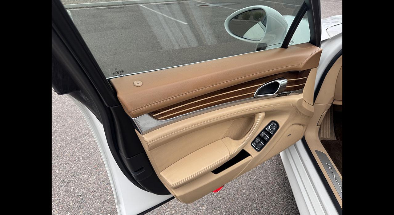 2010 Porsche PANAMERA 4S