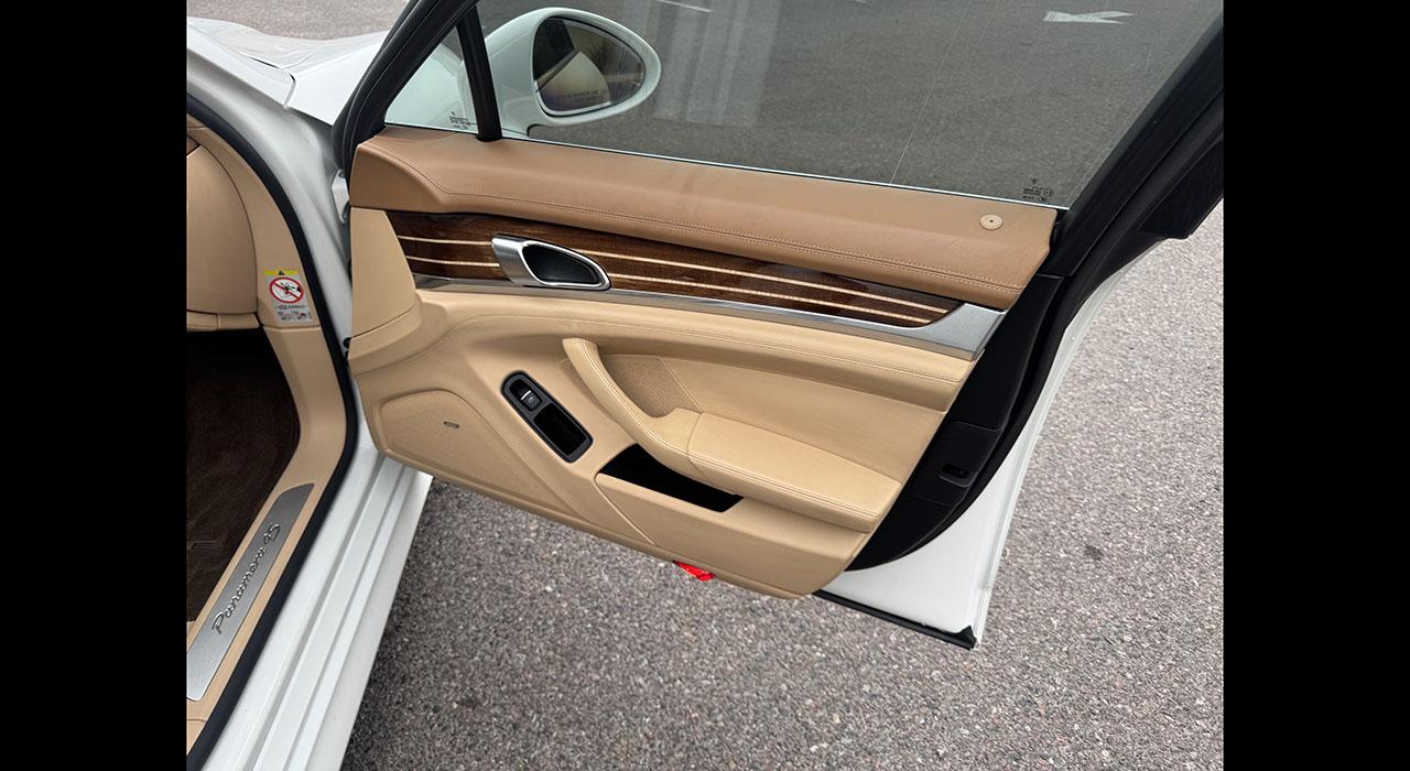 2010 Porsche PANAMERA 4S