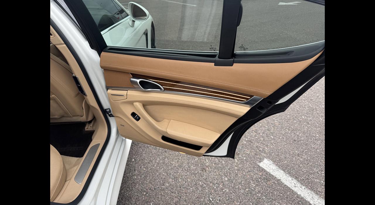 2010 Porsche PANAMERA 4S