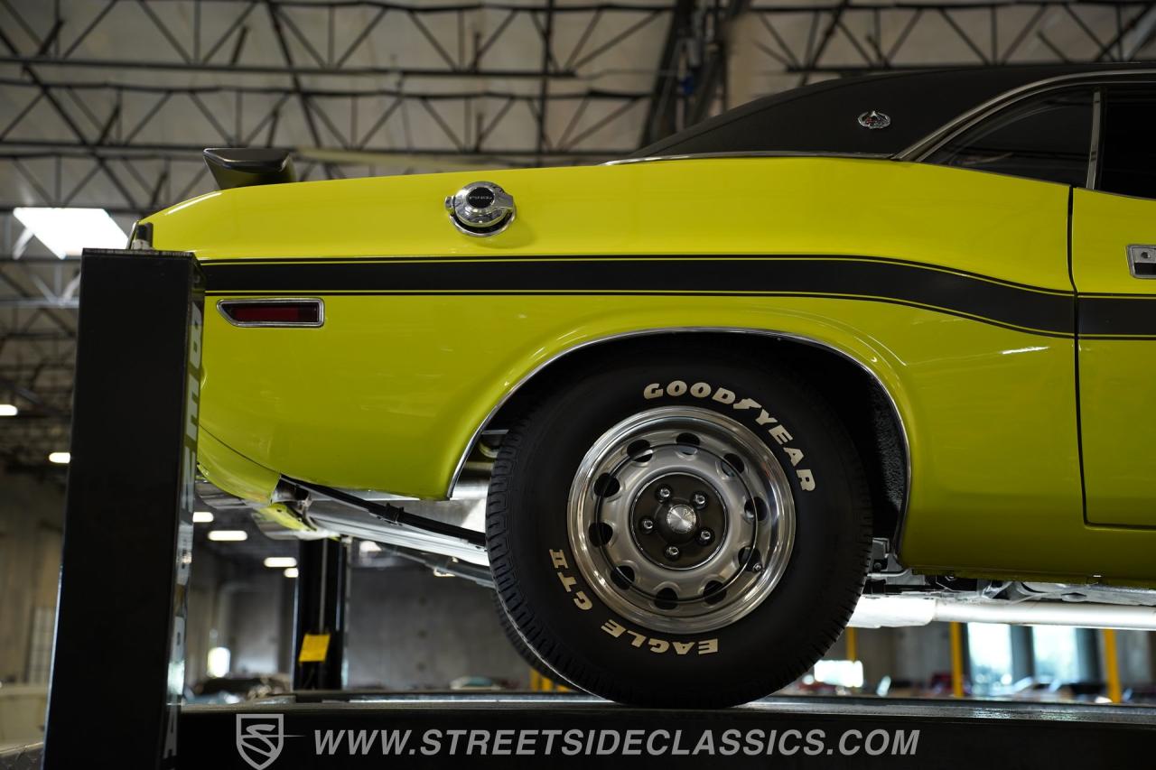 1970 Dodge Challenger RT/SE 440 SIX PACK