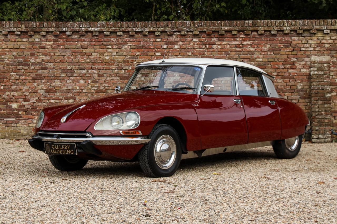 1971 Citro&euml;n Citro&euml;n DS21 Berline Automatique &ldquo;Rouge Cornaline&rdquo;