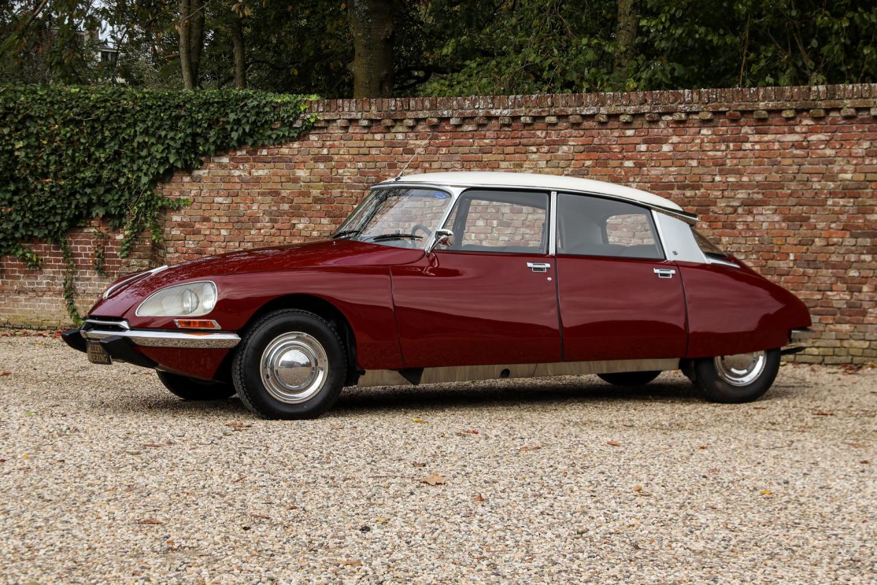 1971 Citro&euml;n Citro&euml;n DS21 Berline Automatique &ldquo;Rouge Cornaline&rdquo;