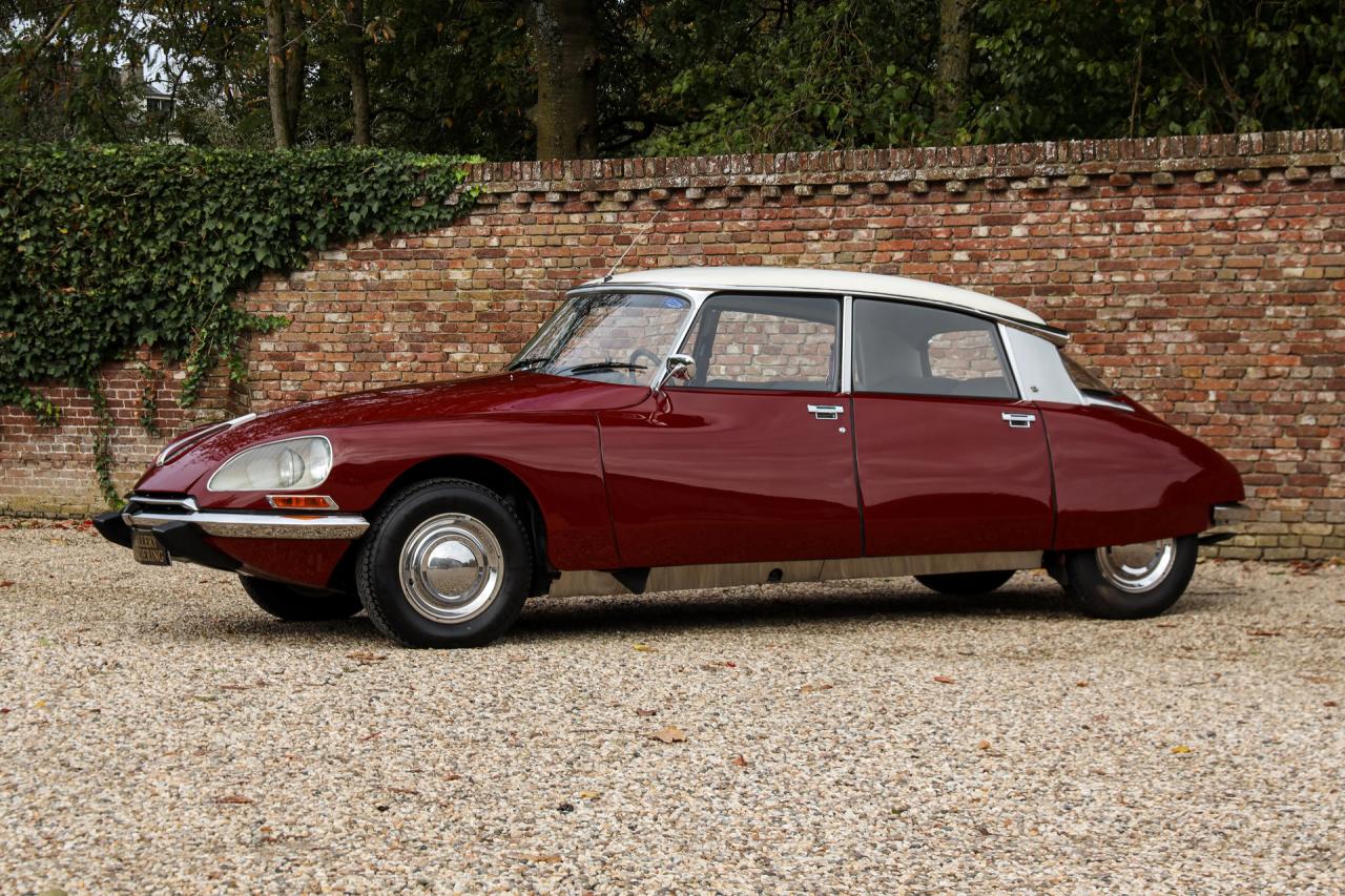 1971 Citro&euml;n Citro&euml;n DS21 Berline Automatique &ldquo;Rouge Cornaline&rdquo;