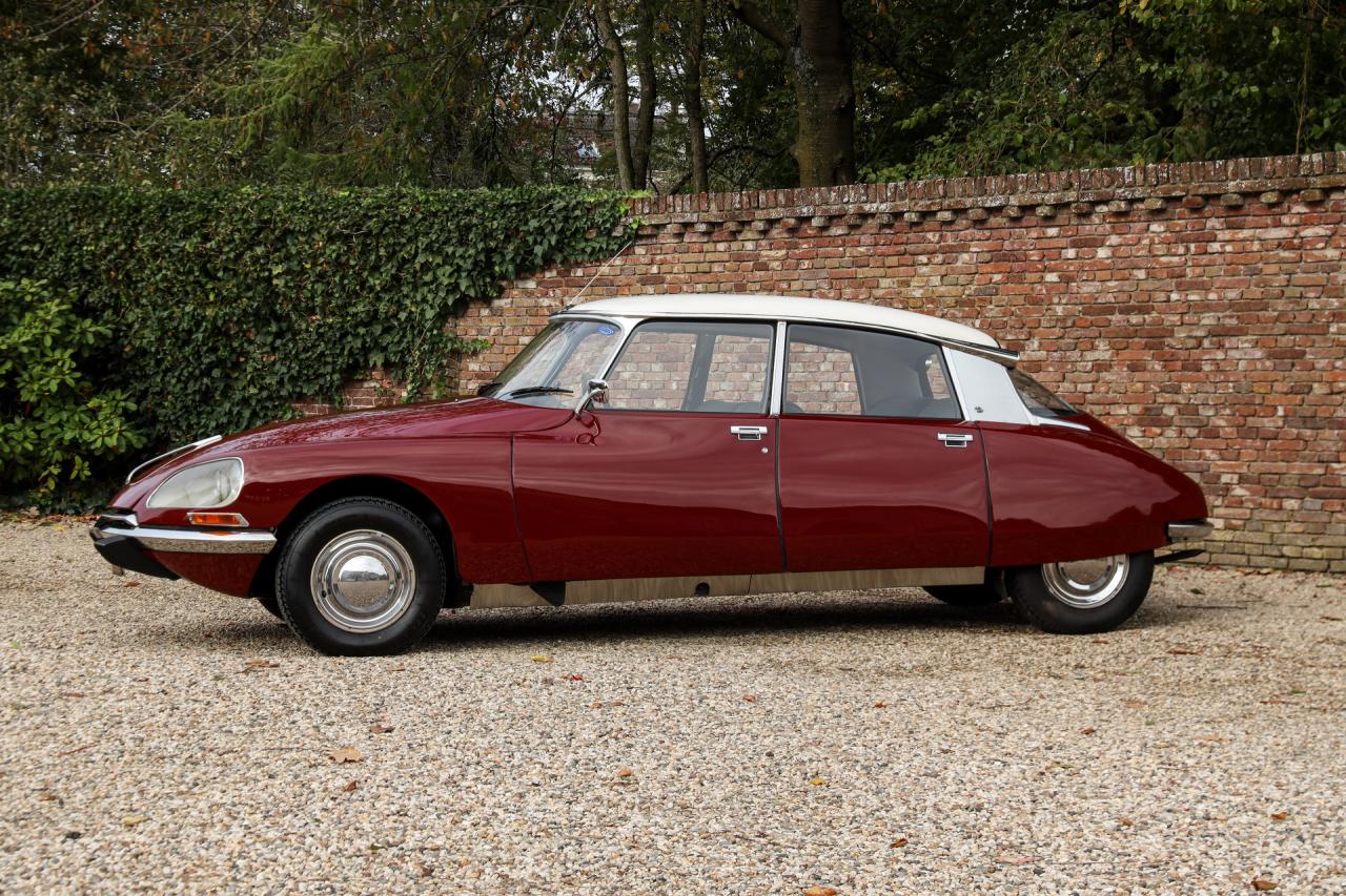 1971 Citro&euml;n Citro&euml;n DS21 Berline Automatique &ldquo;Rouge Cornaline&rdquo;