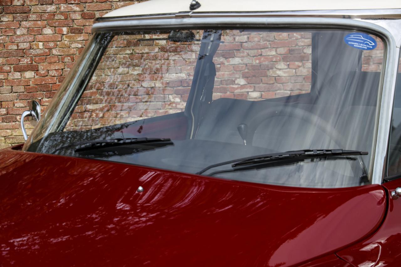 1971 Citro&euml;n Citro&euml;n DS21 Berline Automatique &ldquo;Rouge Cornaline&rdquo;