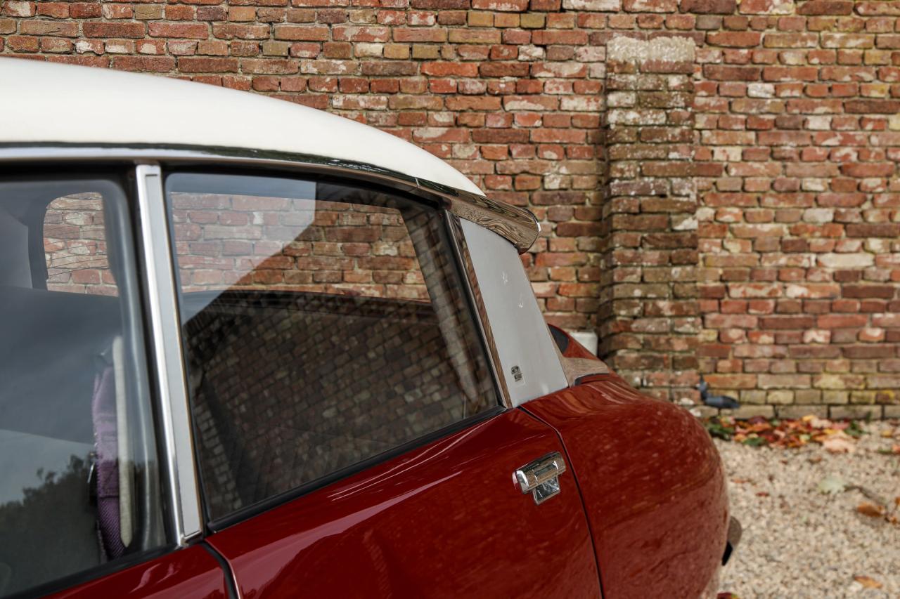 1971 Citro&euml;n Citro&euml;n DS21 Berline Automatique &ldquo;Rouge Cornaline&rdquo;