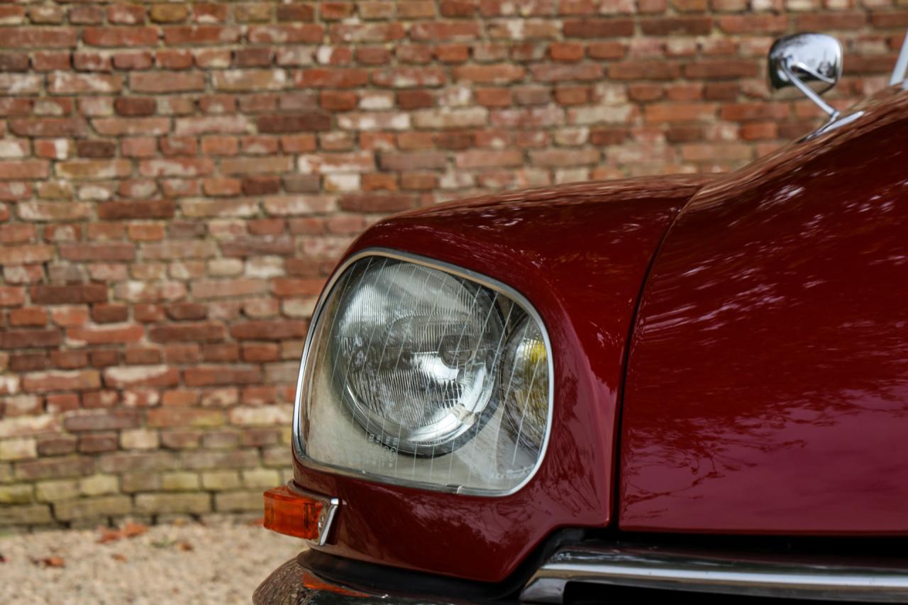 1971 Citro&euml;n Citro&euml;n DS21 Berline Automatique &ldquo;Rouge Cornaline&rdquo;