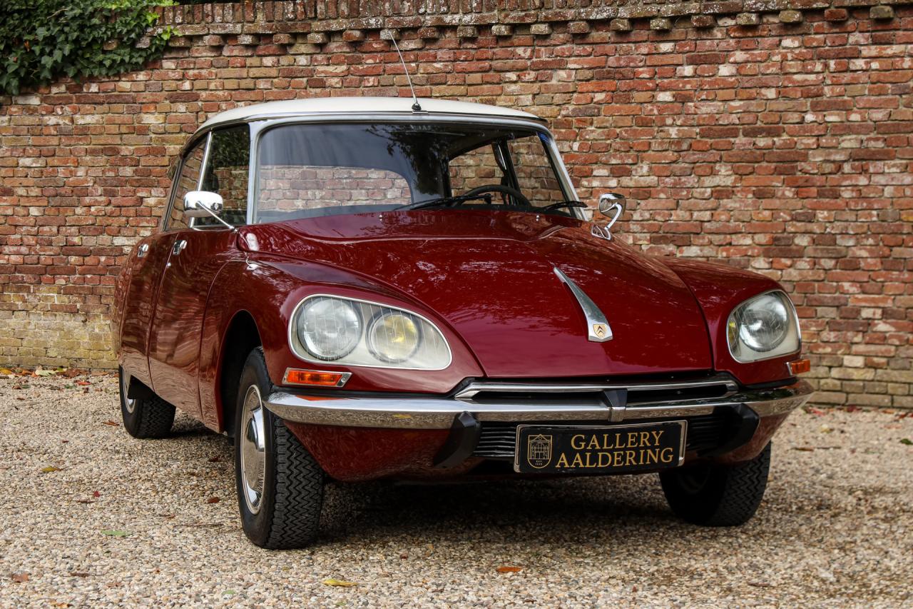 1971 Citro&euml;n Citro&euml;n DS21 Berline Automatique &ldquo;Rouge Cornaline&rdquo;