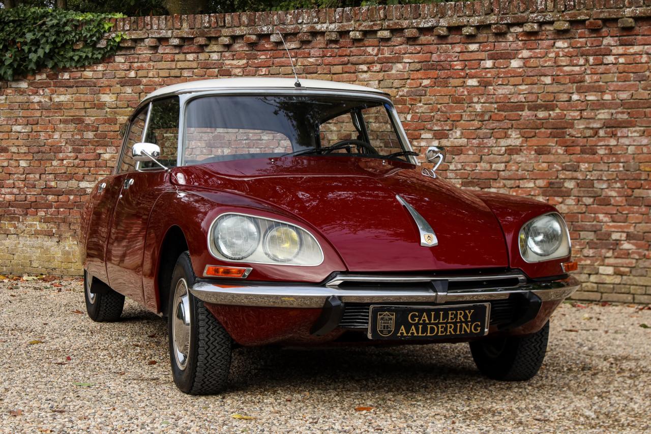 1971 Citro&euml;n Citro&euml;n DS21 Berline Automatique &ldquo;Rouge Cornaline&rdquo;