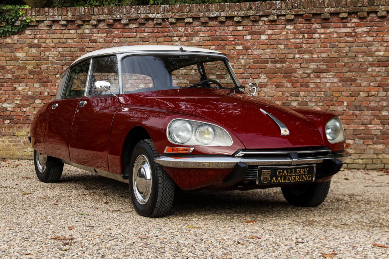 1971 Citro&euml;n Citro&euml;n DS21 Berline Automatique &ldquo;Rouge Cornaline&rdquo;