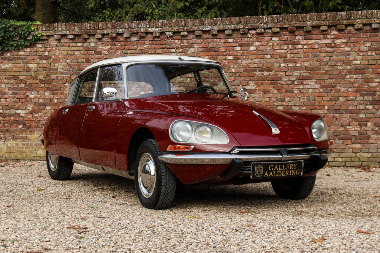 1971 Citro&euml;n Citro&euml;n DS21 Berline Automatique &ldquo;Rouge Cornaline&rdquo;