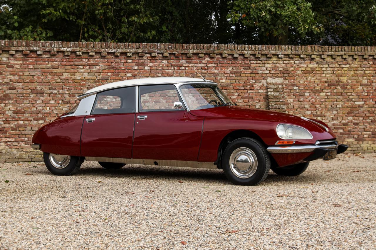 1971 Citro&euml;n Citro&euml;n DS21 Berline Automatique &ldquo;Rouge Cornaline&rdquo;