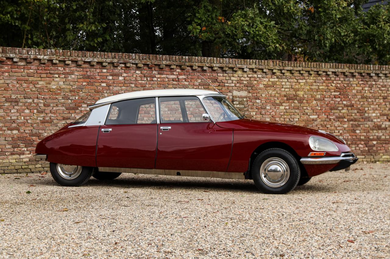 1971 Citro&euml;n Citro&euml;n DS21 Berline Automatique &ldquo;Rouge Cornaline&rdquo;