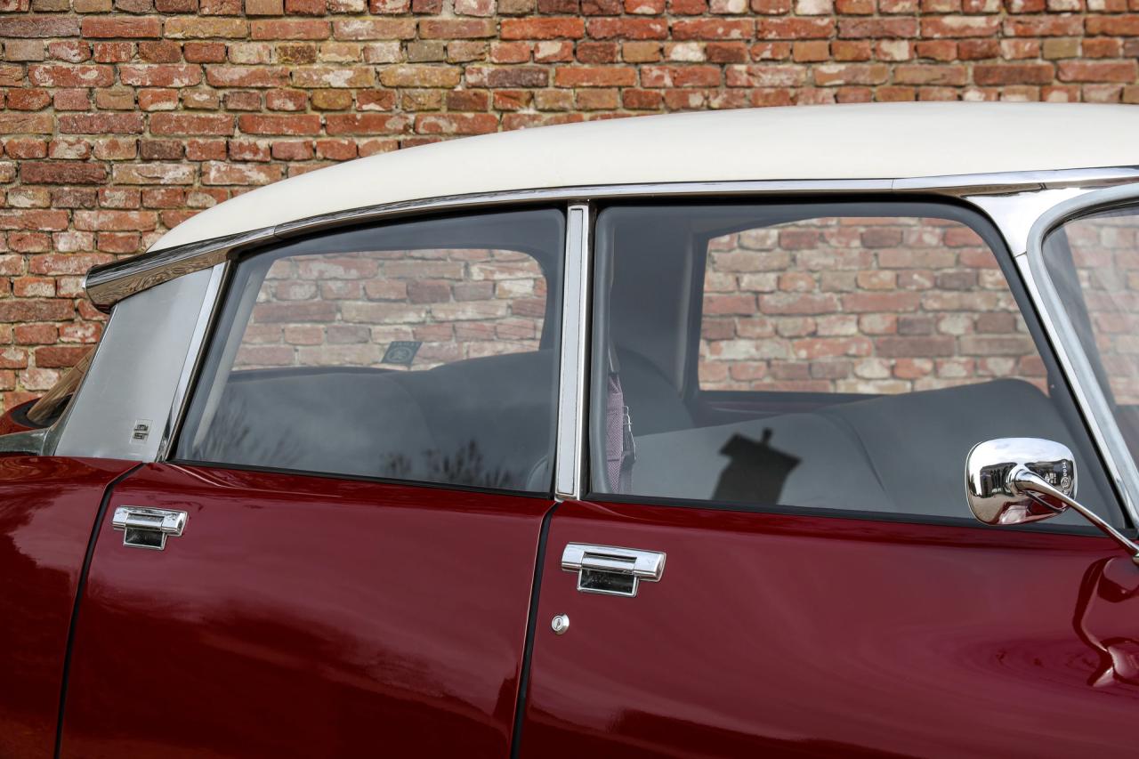 1971 Citro&euml;n Citro&euml;n DS21 Berline Automatique &ldquo;Rouge Cornaline&rdquo;