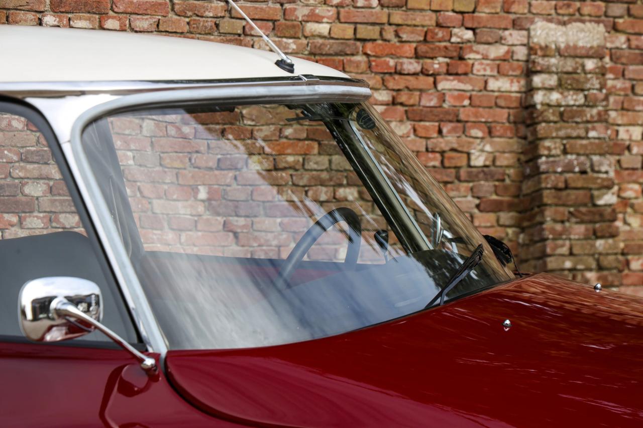 1971 Citro&euml;n Citro&euml;n DS21 Berline Automatique &ldquo;Rouge Cornaline&rdquo;