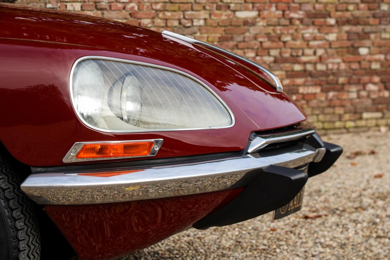 1971 Citro&euml;n Citro&euml;n DS21 Berline Automatique &ldquo;Rouge Cornaline&rdquo;