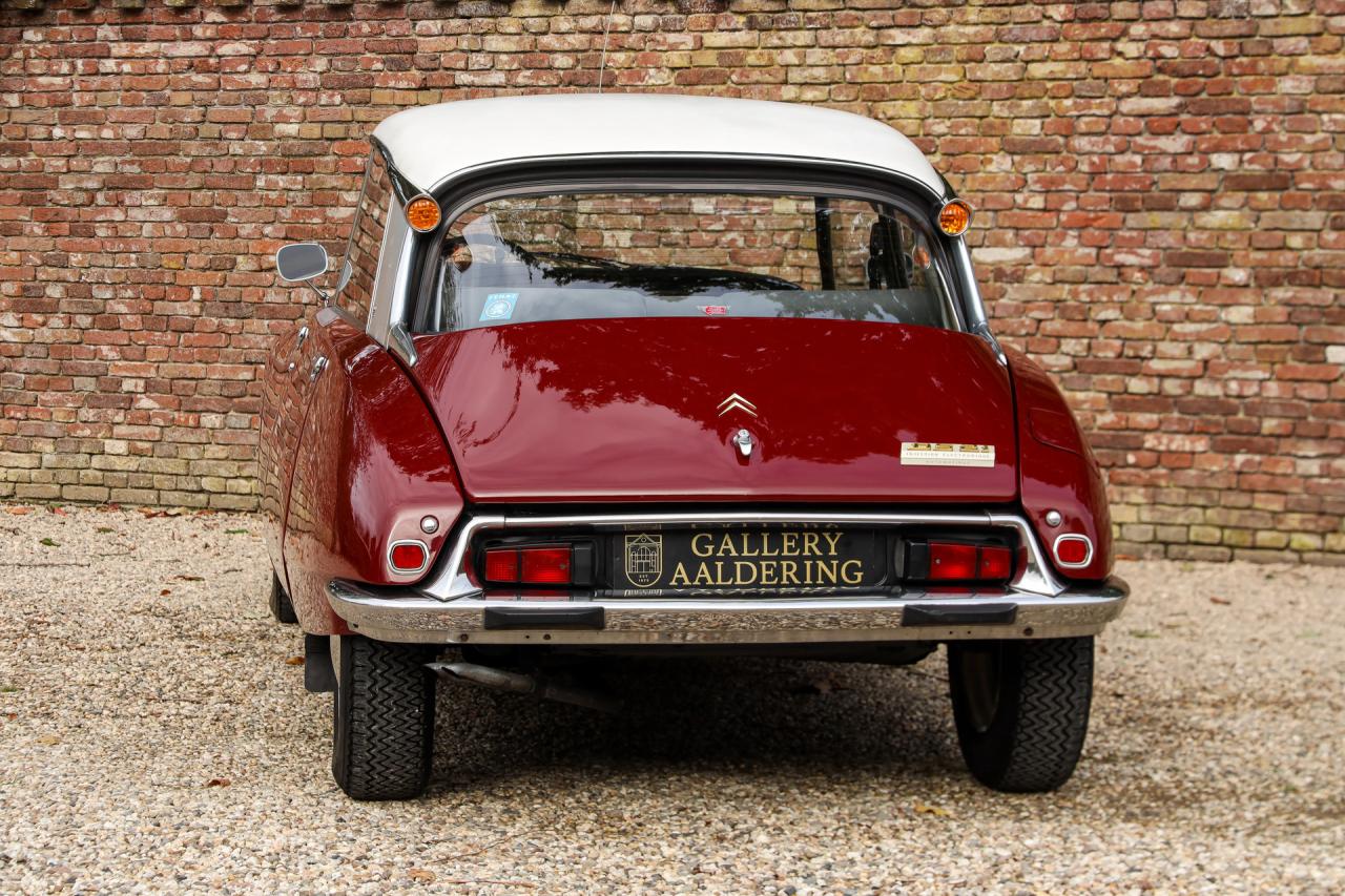 1971 Citro&euml;n Citro&euml;n DS21 Berline Automatique &ldquo;Rouge Cornaline&rdquo;