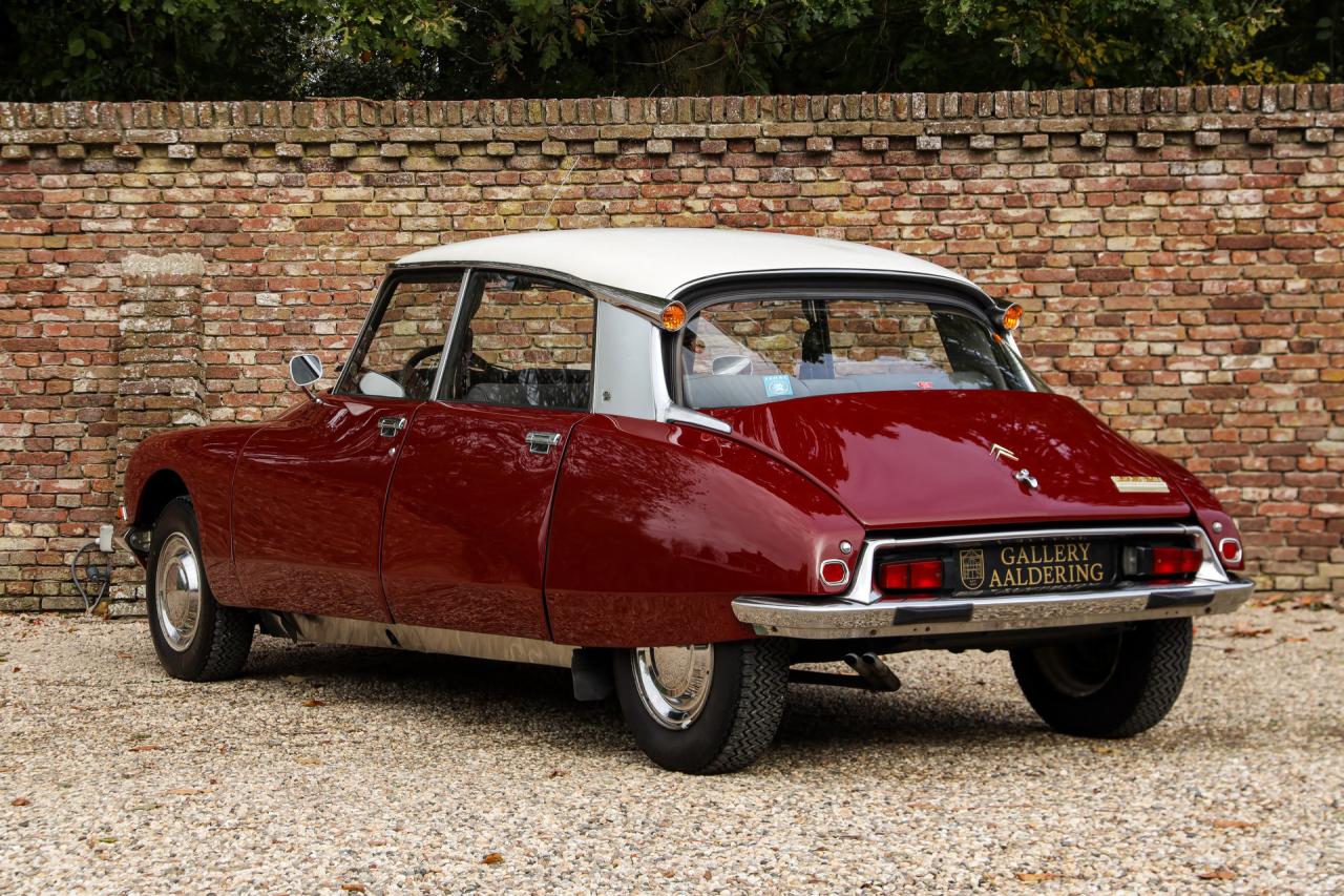 1971 Citro&euml;n Citro&euml;n DS21 Berline Automatique &ldquo;Rouge Cornaline&rdquo;