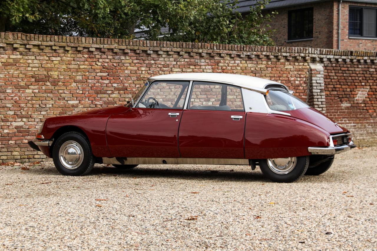 1971 Citro&euml;n Citro&euml;n DS21 Berline Automatique &ldquo;Rouge Cornaline&rdquo;