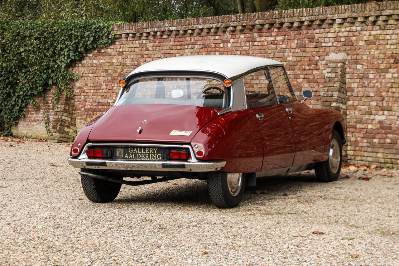1971 Citro&euml;n Citro&euml;n DS21 Berline Automatique &ldquo;Rouge Cornaline&rdquo;