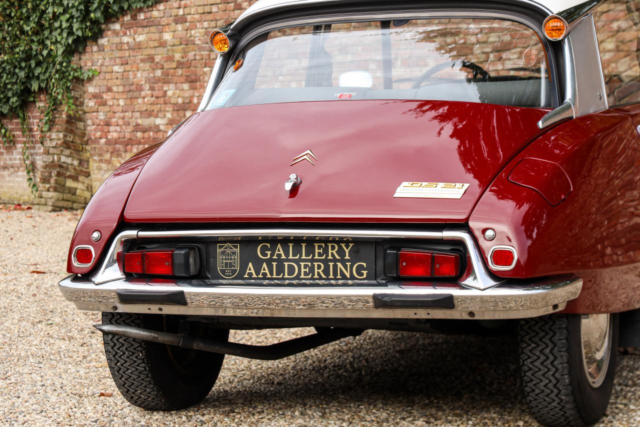1971 Citro&euml;n Citro&euml;n DS21 Berline Automatique &ldquo;Rouge Cornaline&rdquo;