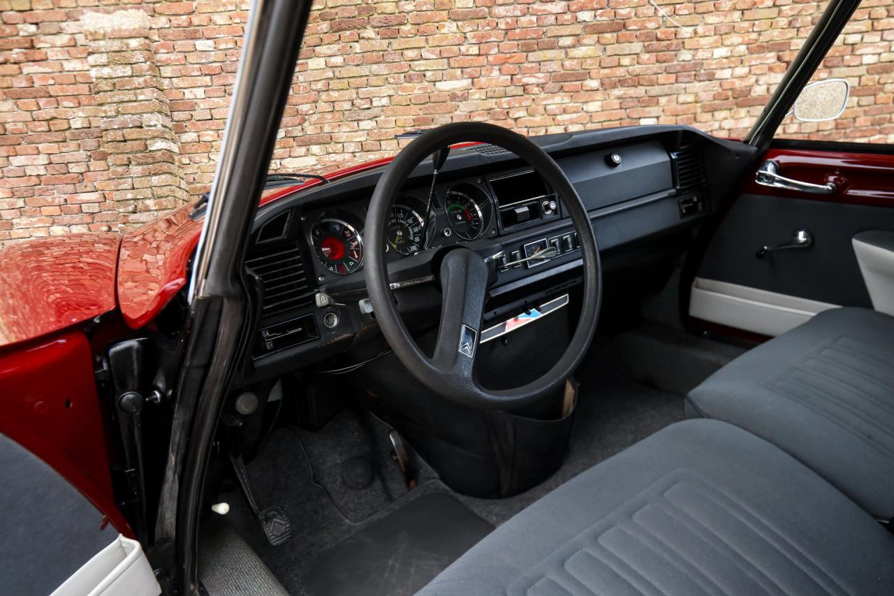 1971 Citro&euml;n Citro&euml;n DS21 Berline Automatique &ldquo;Rouge Cornaline&rdquo;