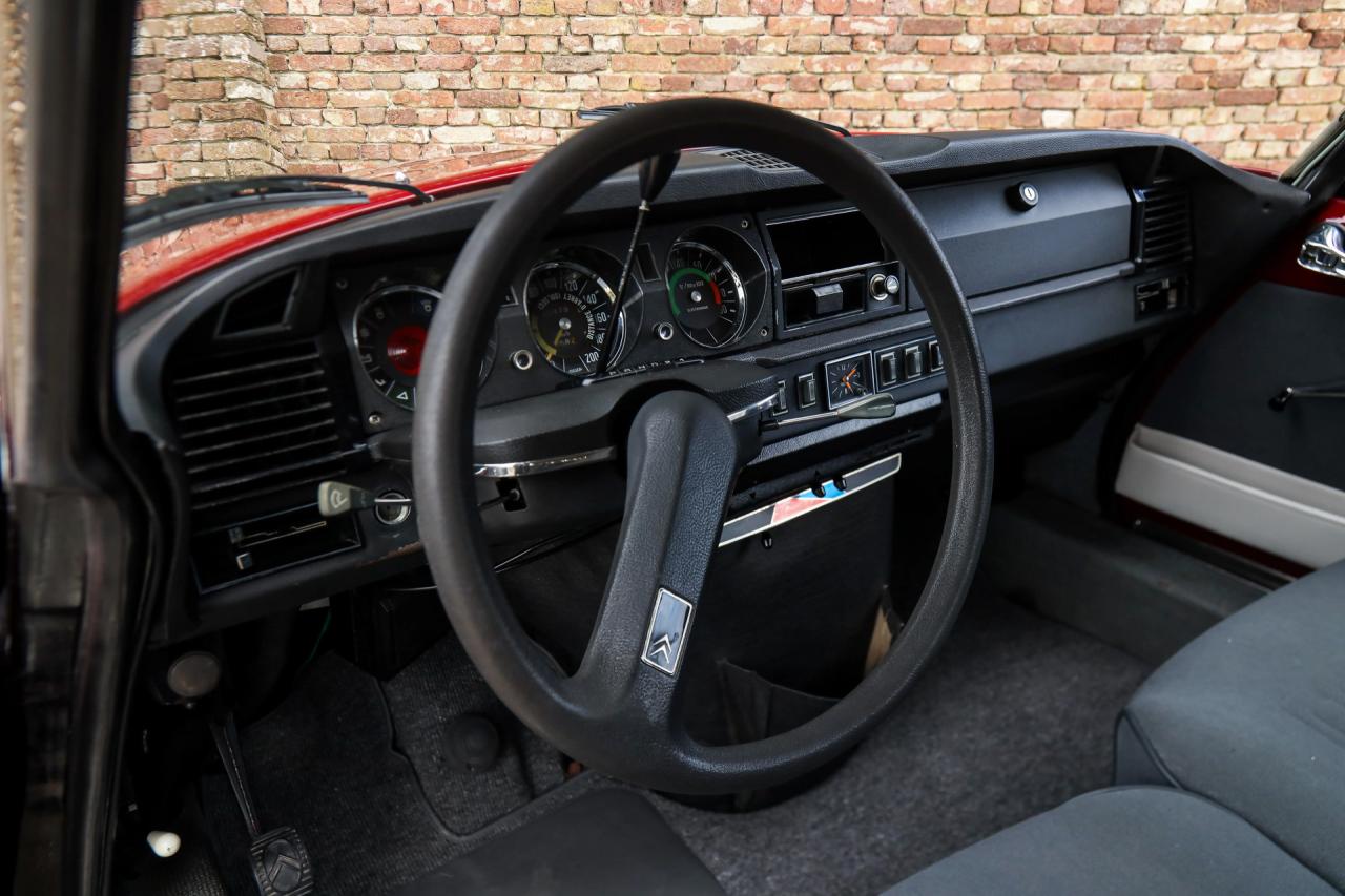 1971 Citro&euml;n Citro&euml;n DS21 Berline Automatique &ldquo;Rouge Cornaline&rdquo;