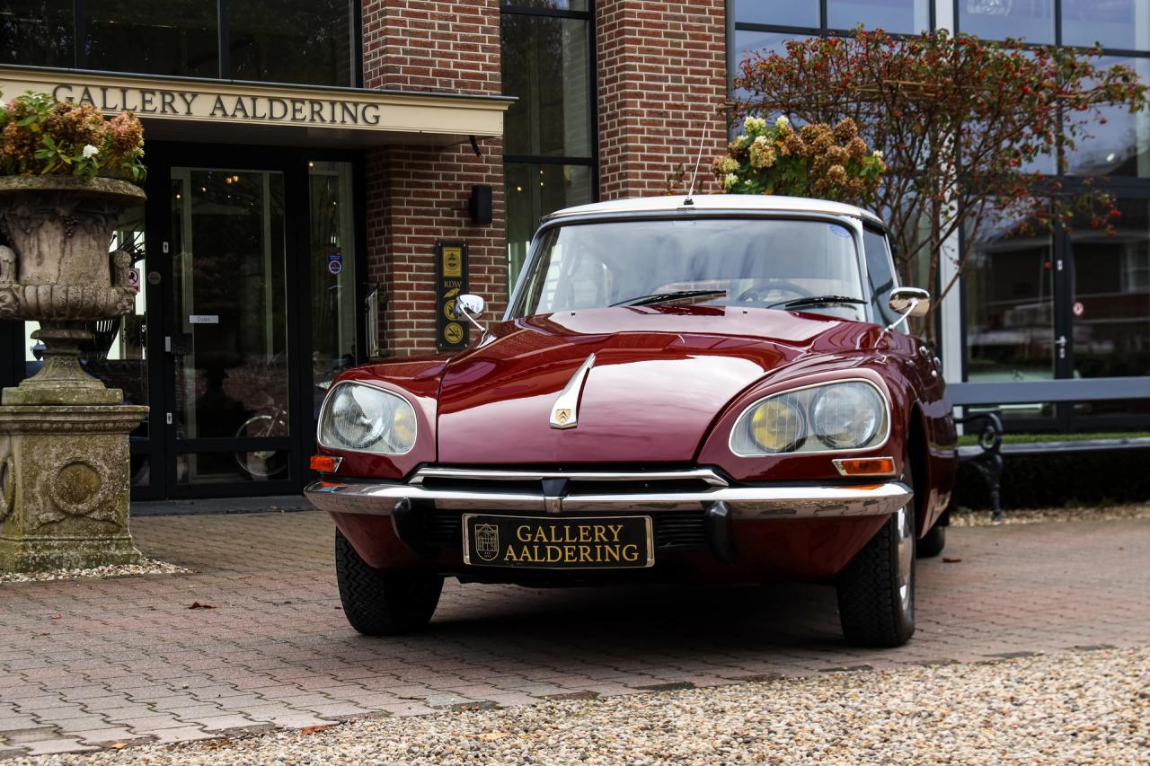 1971 Citro&euml;n Citro&euml;n DS21 Berline Automatique &ldquo;Rouge Cornaline&rdquo;
