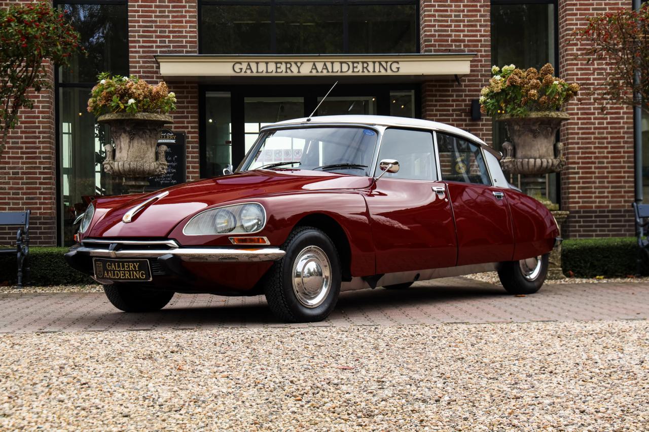 1971 Citro&euml;n Citro&euml;n DS21 Berline Automatique &ldquo;Rouge Cornaline&rdquo;