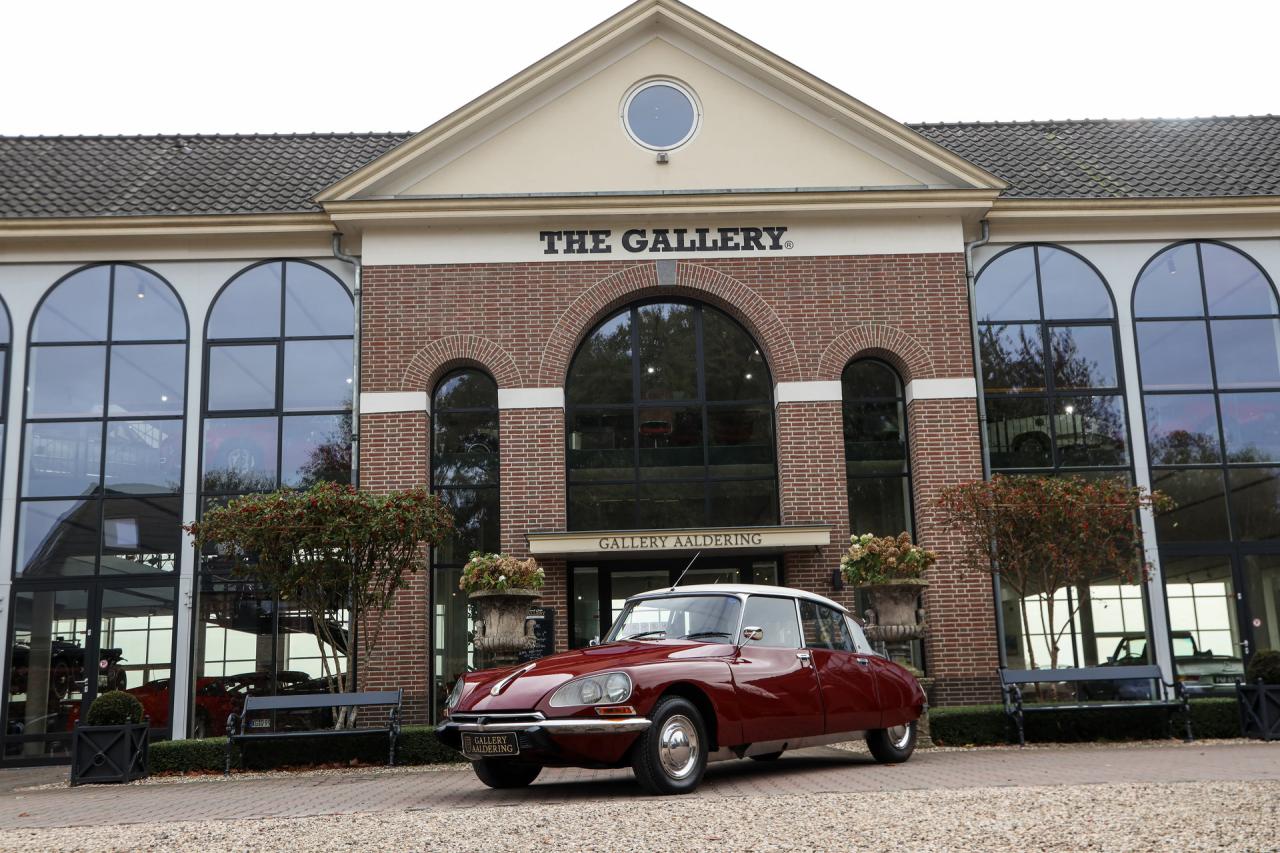 1971 Citro&euml;n Citro&euml;n DS21 Berline Automatique &ldquo;Rouge Cornaline&rdquo;