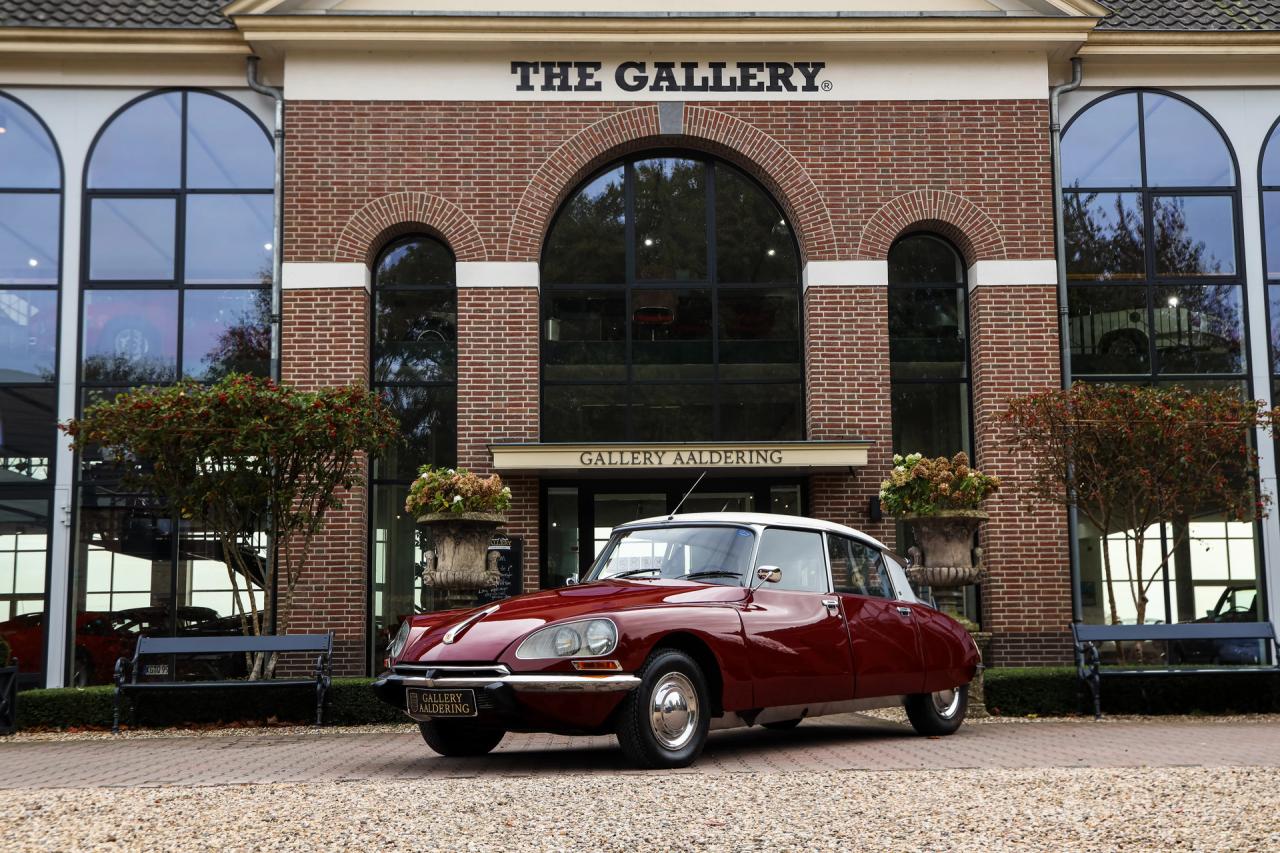 1971 Citro&euml;n Citro&euml;n DS21 Berline Automatique &ldquo;Rouge Cornaline&rdquo;