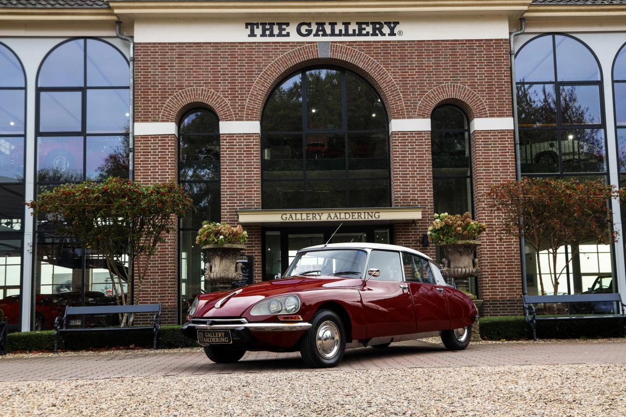 1971 Citro&euml;n Citro&euml;n DS21 Berline Automatique &ldquo;Rouge Cornaline&rdquo;