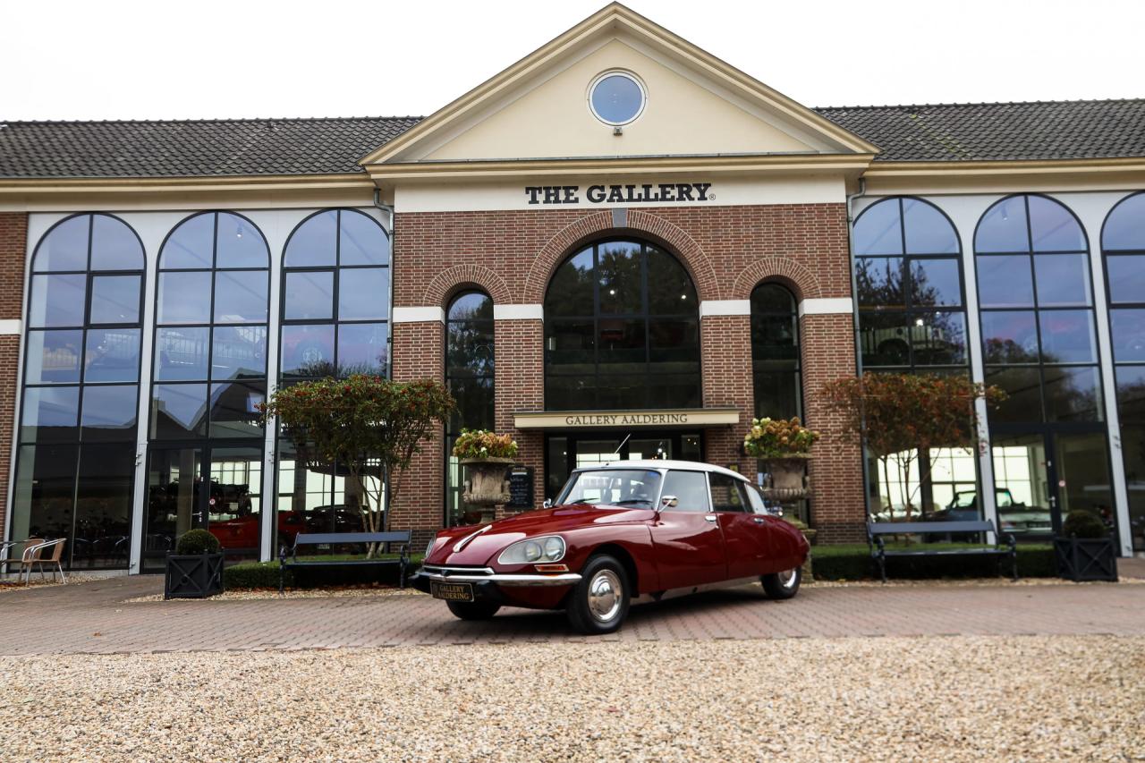1971 Citro&euml;n Citro&euml;n DS21 Berline Automatique &ldquo;Rouge Cornaline&rdquo;