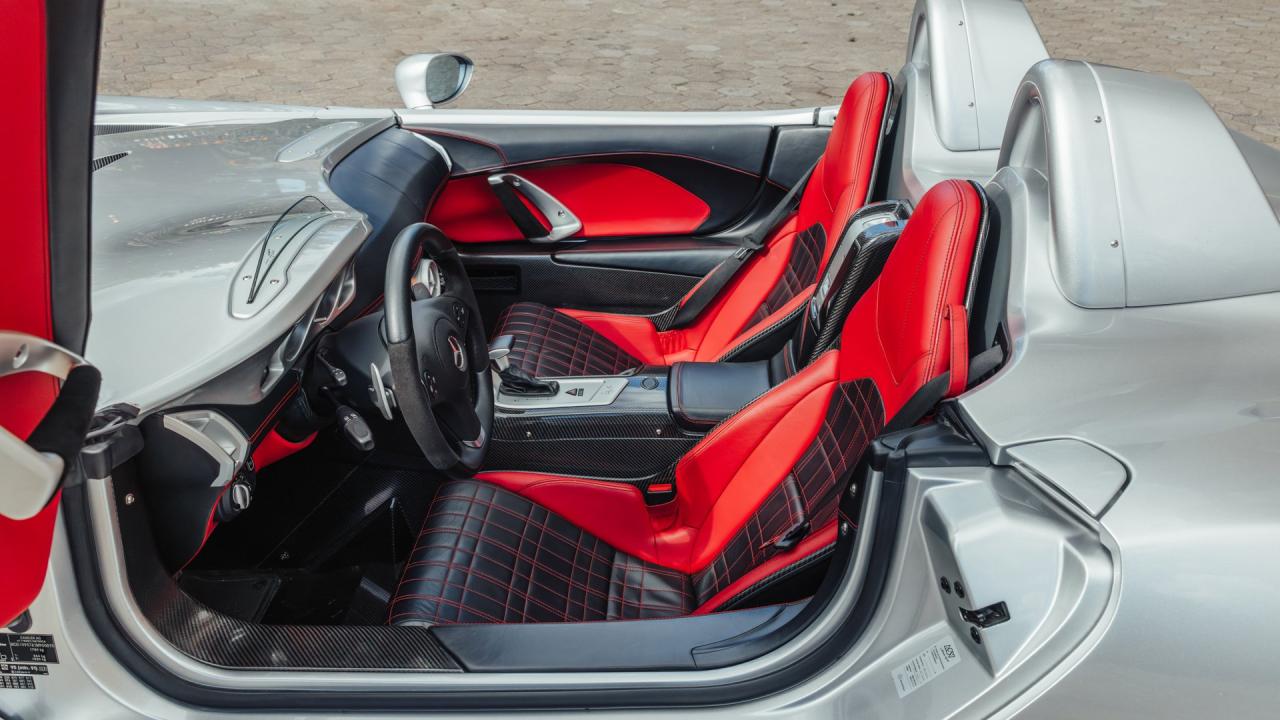2009 Mercedes - Benz SLR McLaren Stirling Moss