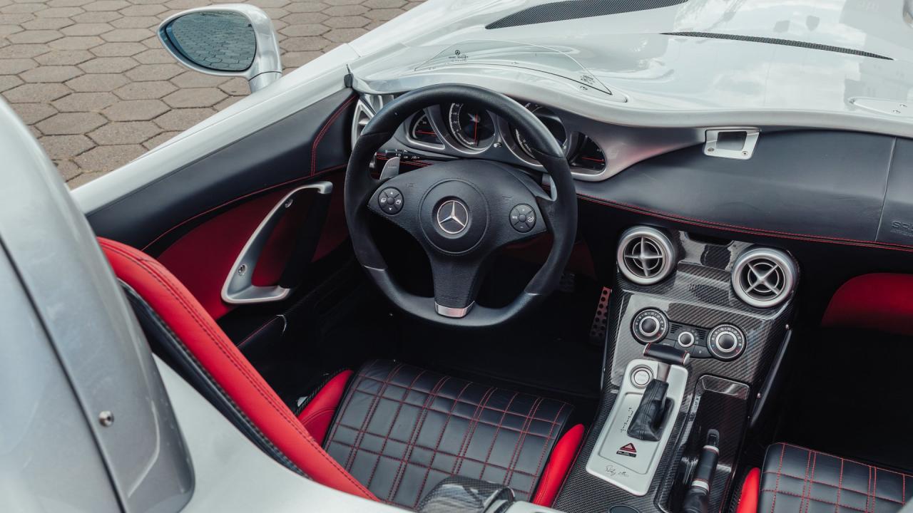2009 Mercedes - Benz SLR McLaren Stirling Moss